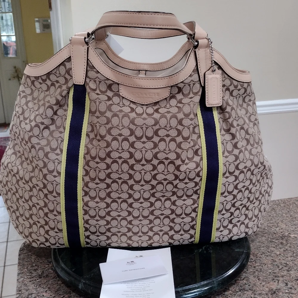 NWT COACH SIGNATURE STRIPE DEVIN SHOULDER Tote